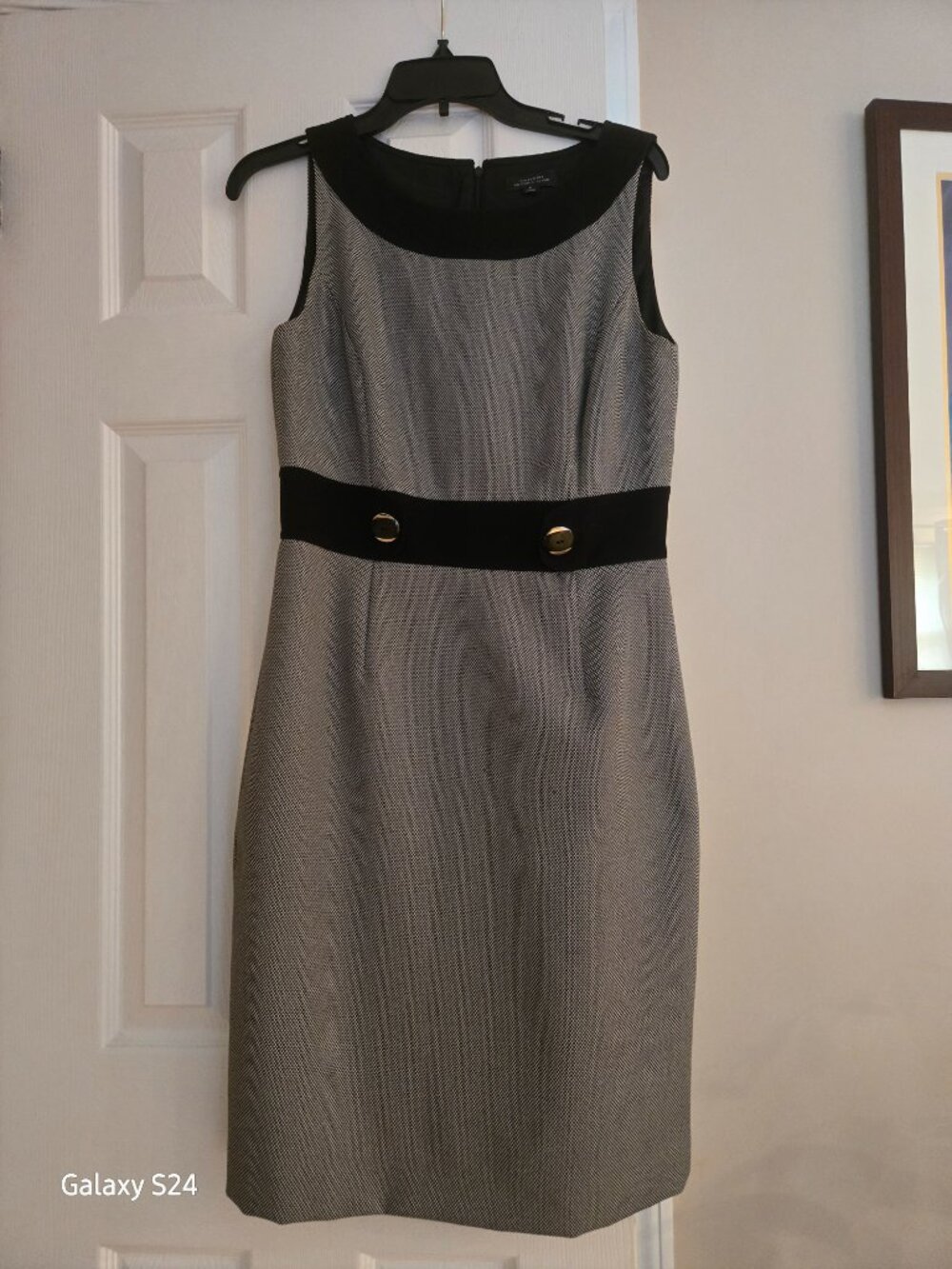 Tahari Arthur S. Levine Sheath Dress Size 8 Black White Career Midi Dress